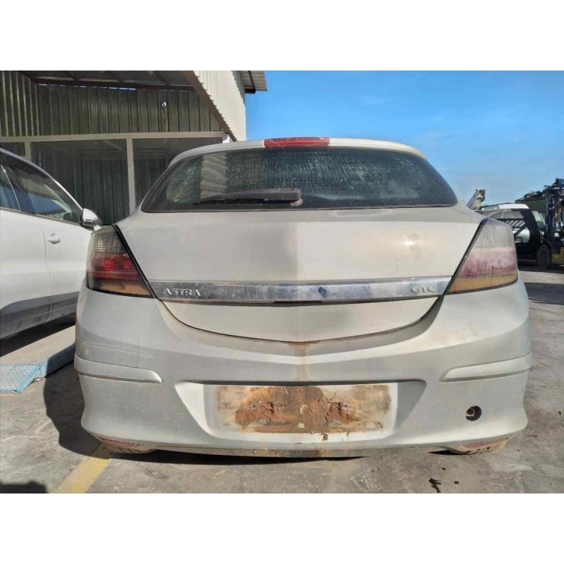 opel astra gtc del año 2005