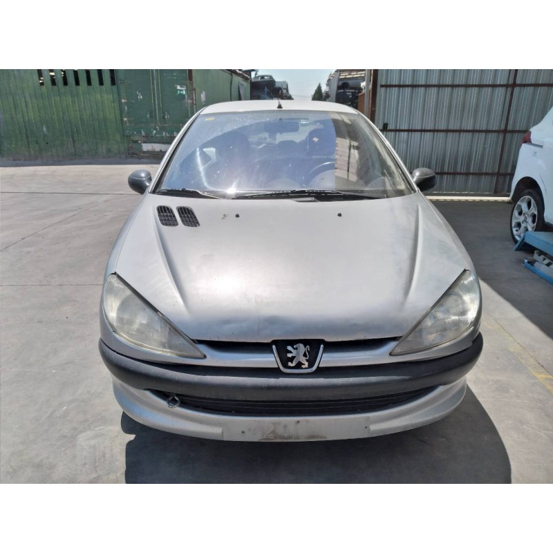 peugeot 206 berlina del año 2001