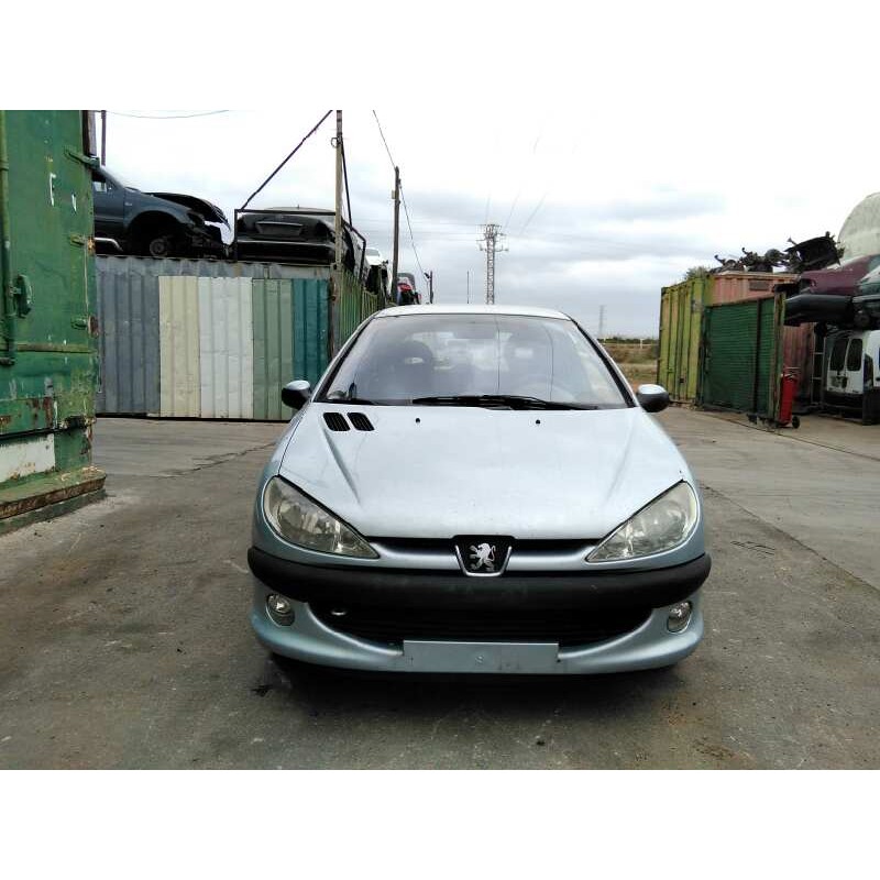 peugeot 206 berlina del año 2001