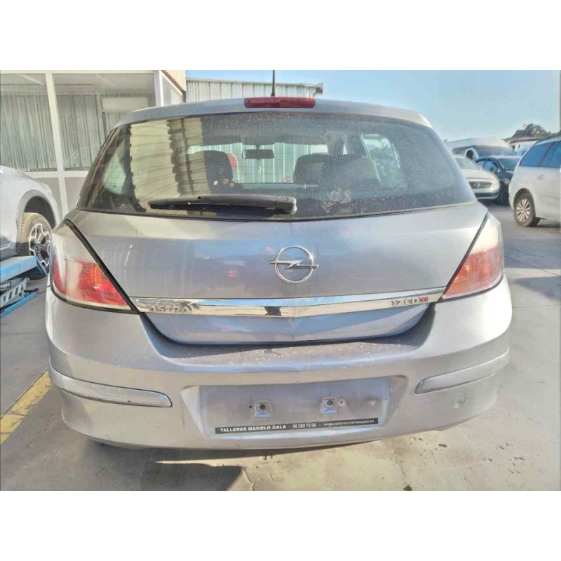 opel astra h berlina del año 2005