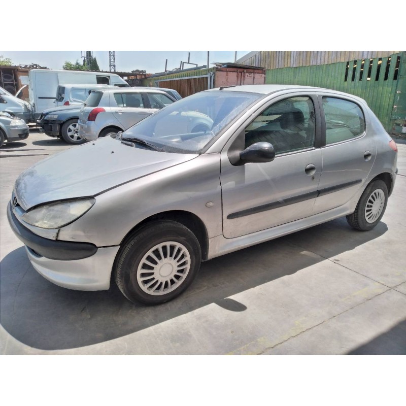 peugeot 206 berlina del año 2001
