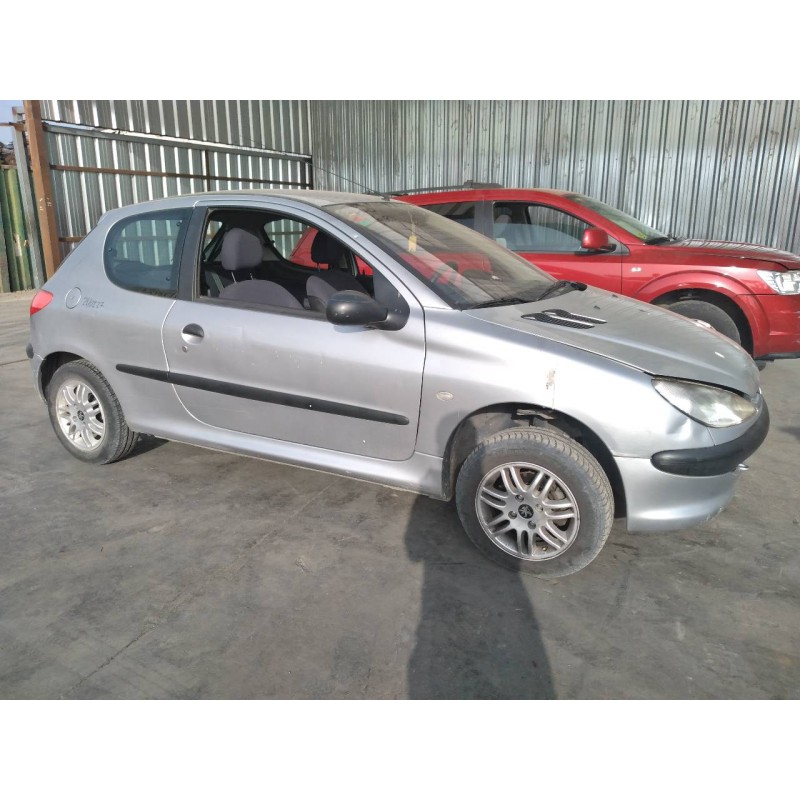 peugeot 206 berlina del año 2001