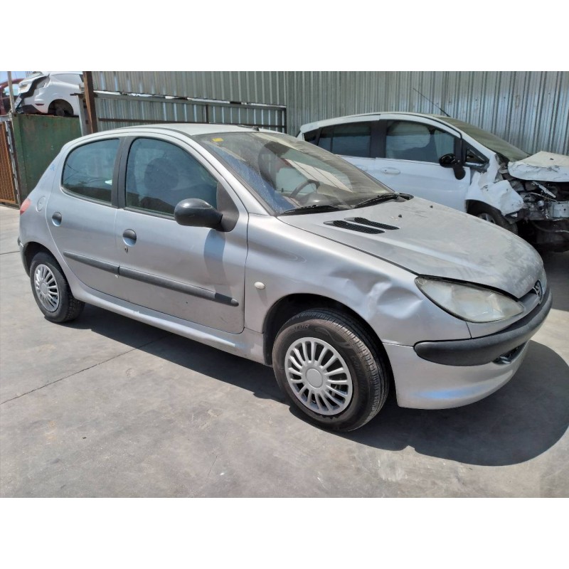 peugeot 206 berlina del año 2001