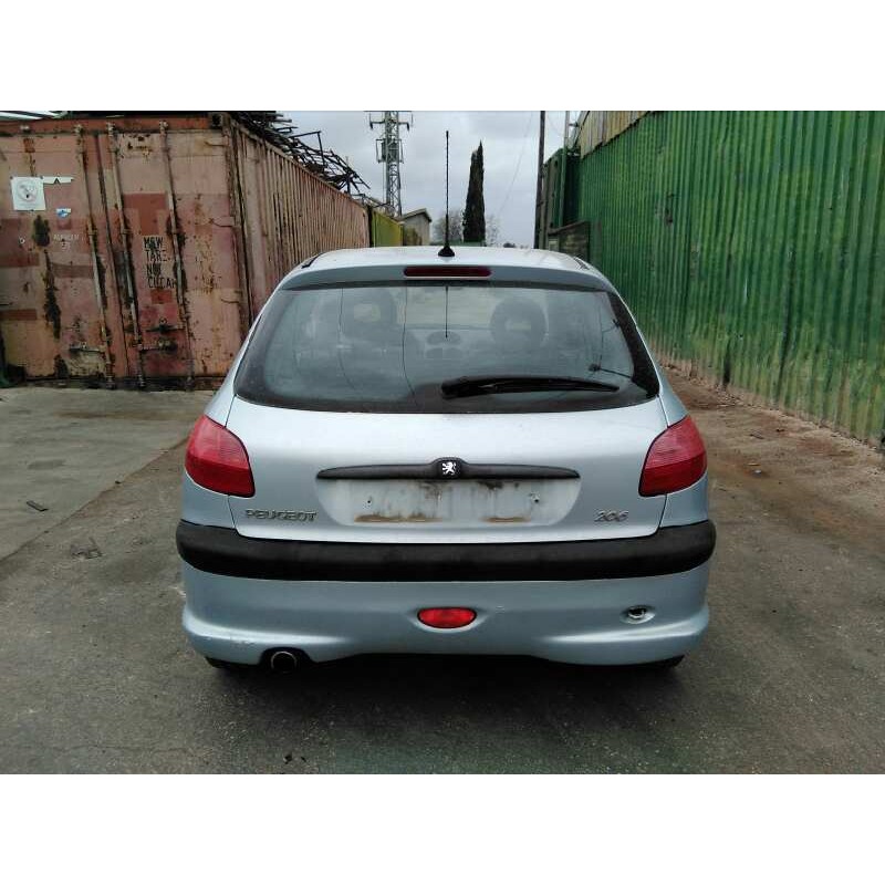 peugeot 206 berlina del año 2001