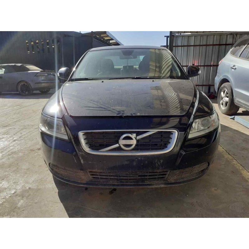volvo s40 berlina del año 2010