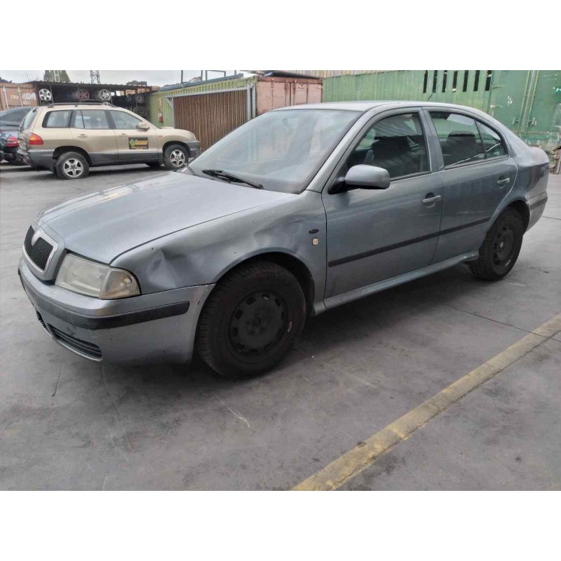 skoda octavia berlina (1u2) del año 2002