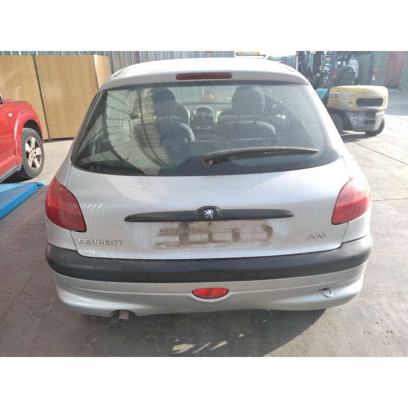 peugeot 206 berlina del año 2001