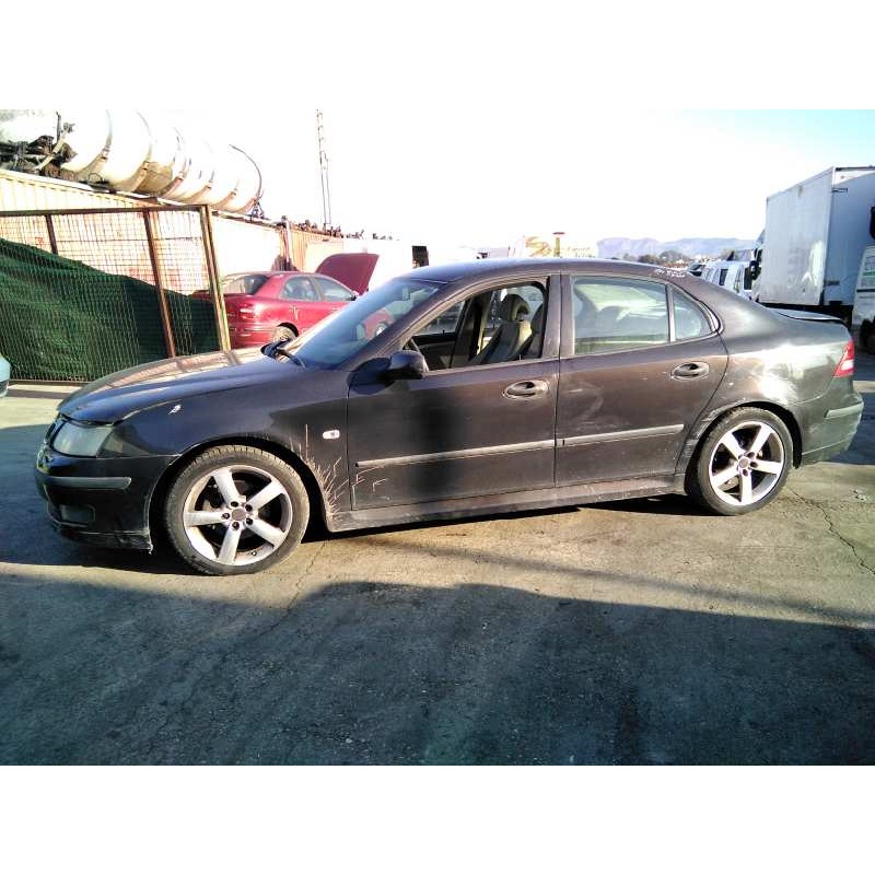 saab 9-3 berlina del año 2004