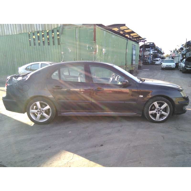 saab 9-3 berlina del año 2004
