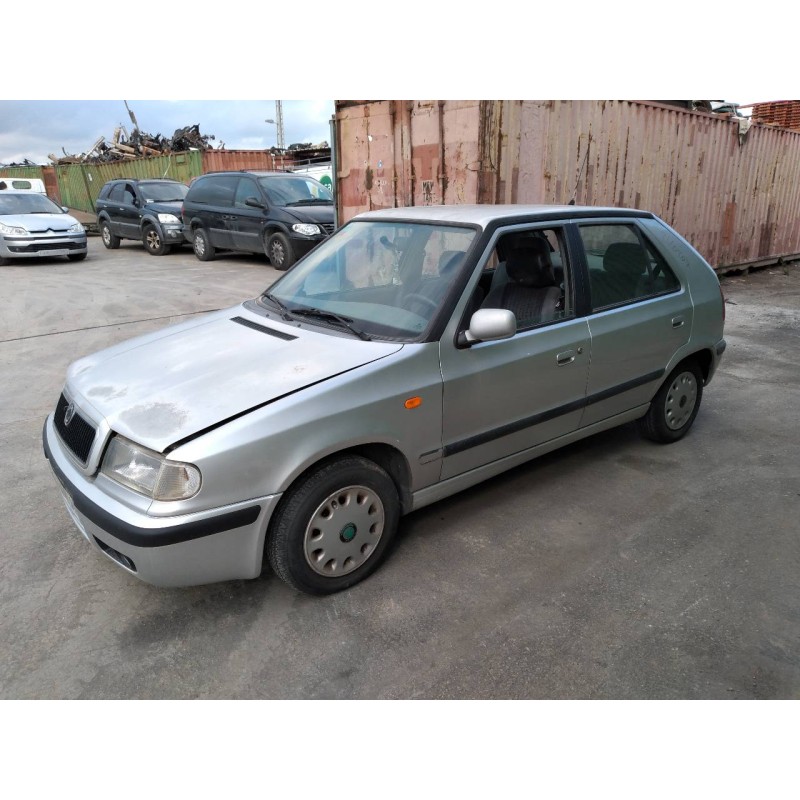 skoda felicia berlina ( 791) del año 1999