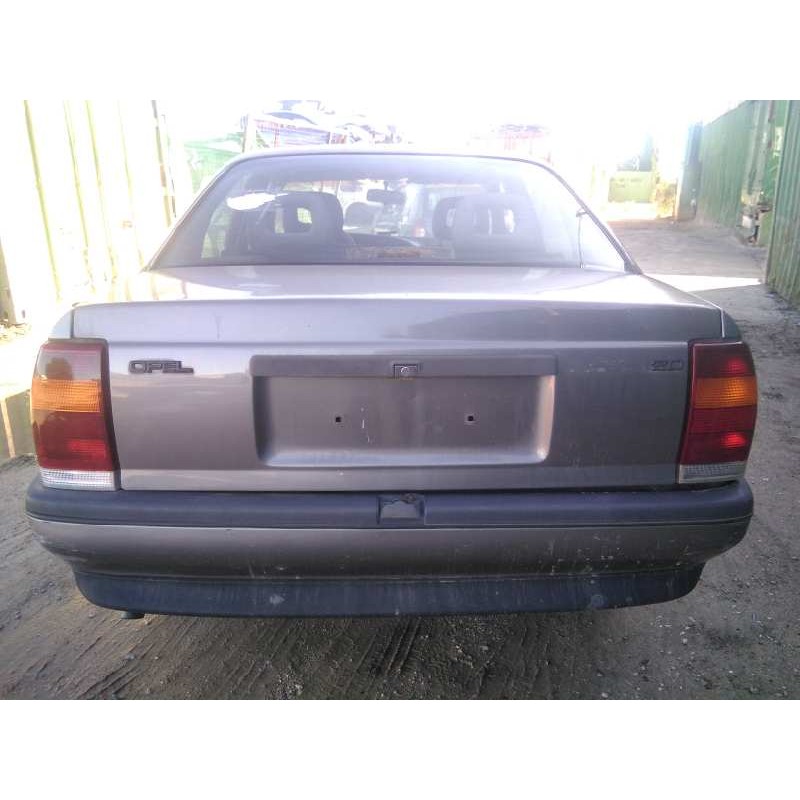 opel omega a del año 1989