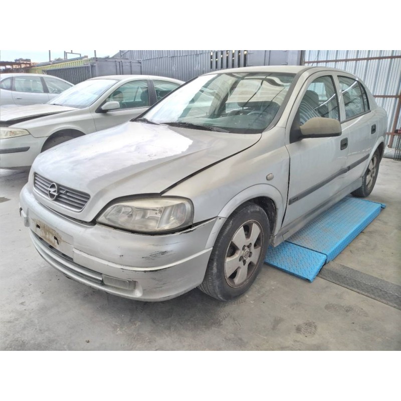 opel astra g berlina del año 2002