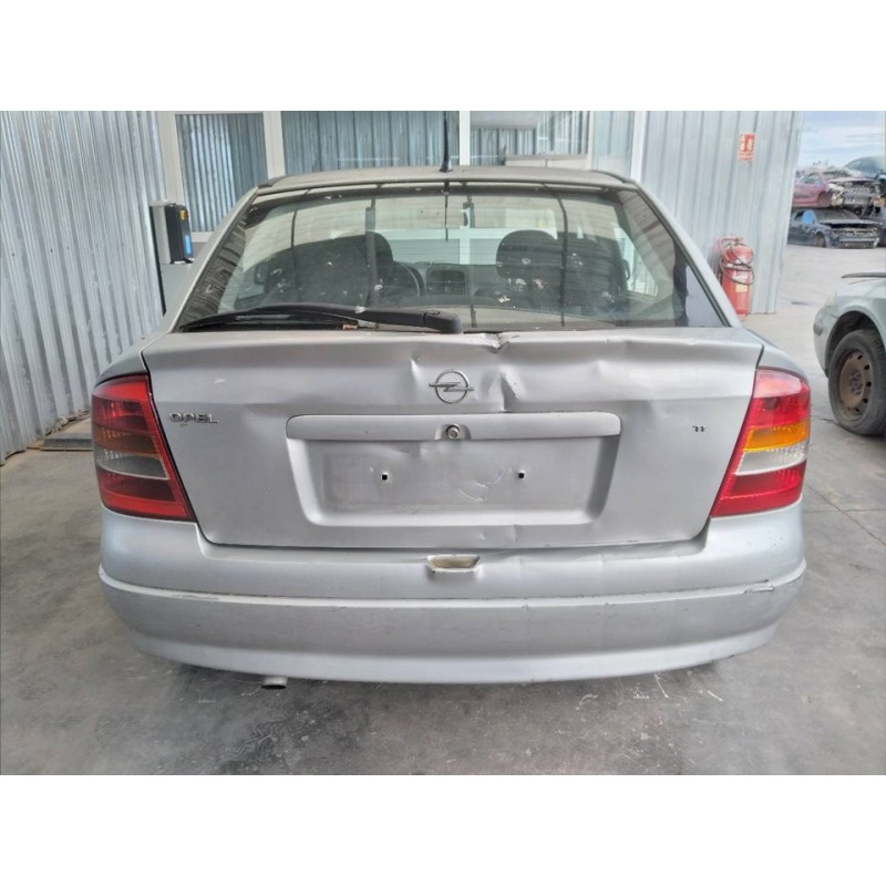 opel astra g berlina del año 2002