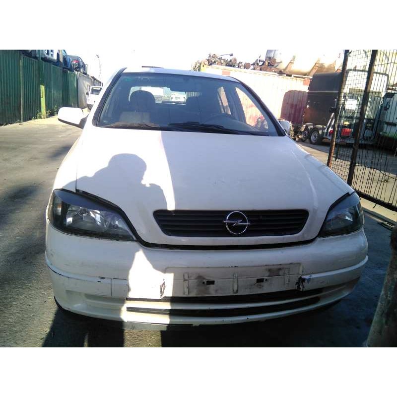 opel astra g berlina del año 2002
