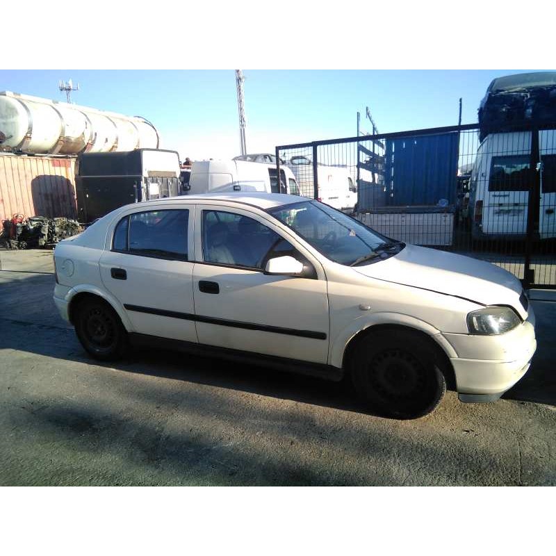 opel astra g berlina del año 2002