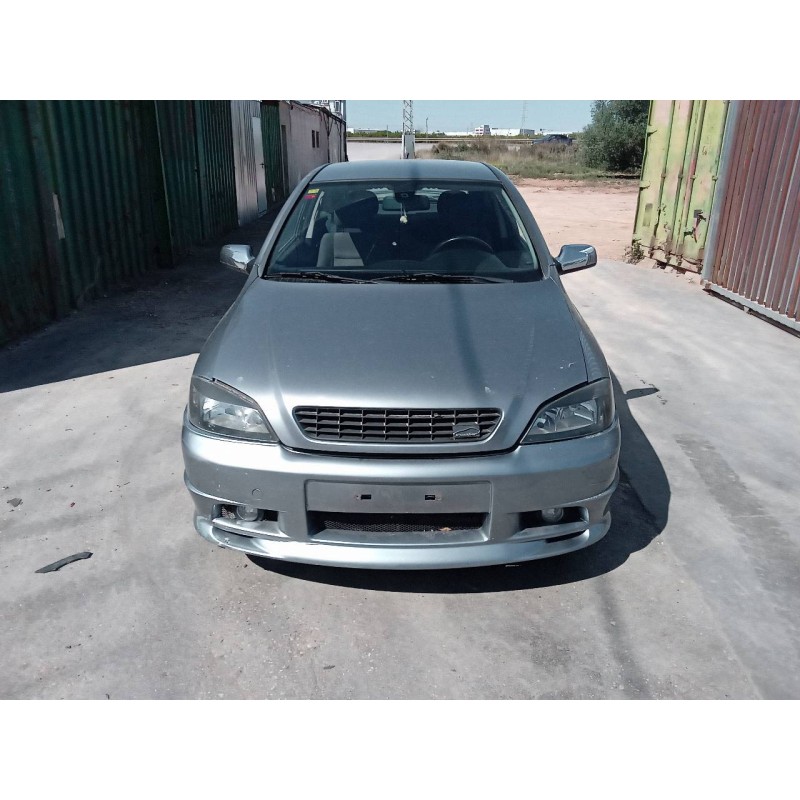opel astra g berlina del año 2004