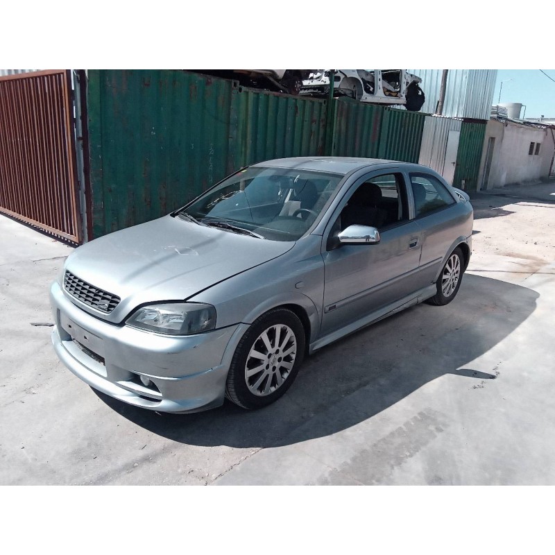 opel astra g berlina del año 2004