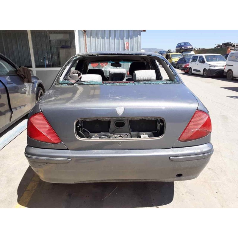 lancia lybra berlina del año 2000