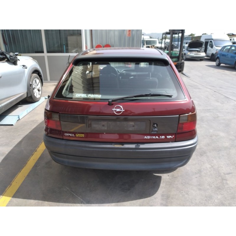 opel astra f berlina del año 1996