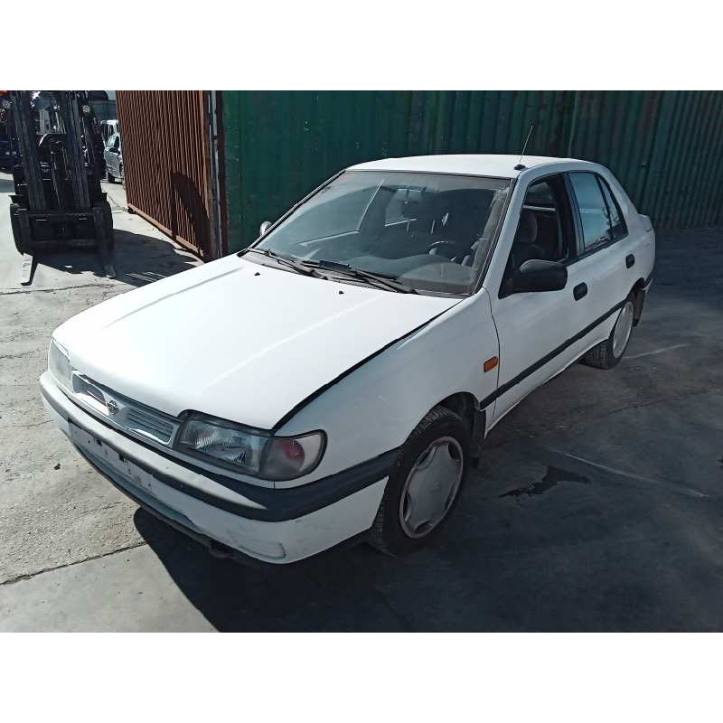 nissan sunny berlina (n14) del año 1995