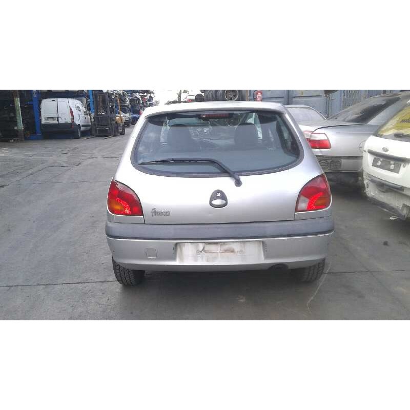 ford fiesta berlina (dx) del año 2002