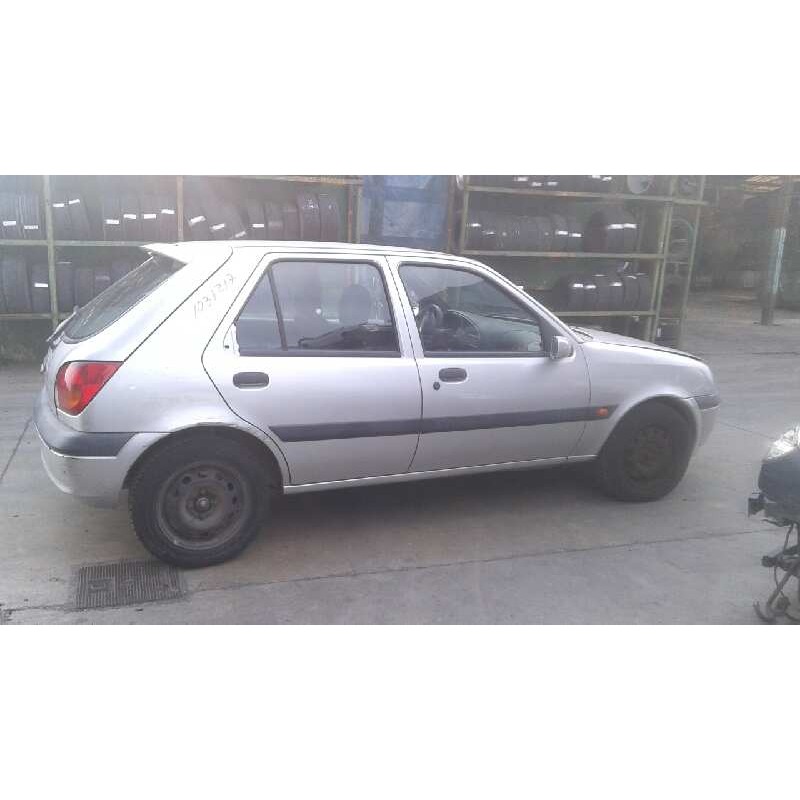 ford fiesta berlina (dx) del año 2002