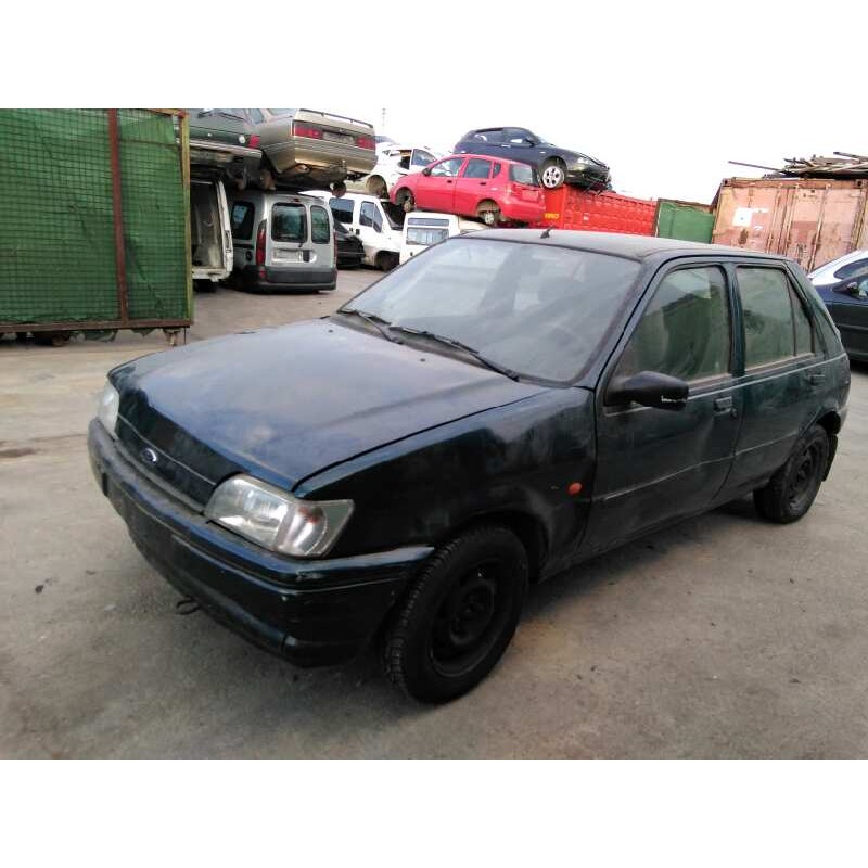 ford fiesta berlina del año 1996