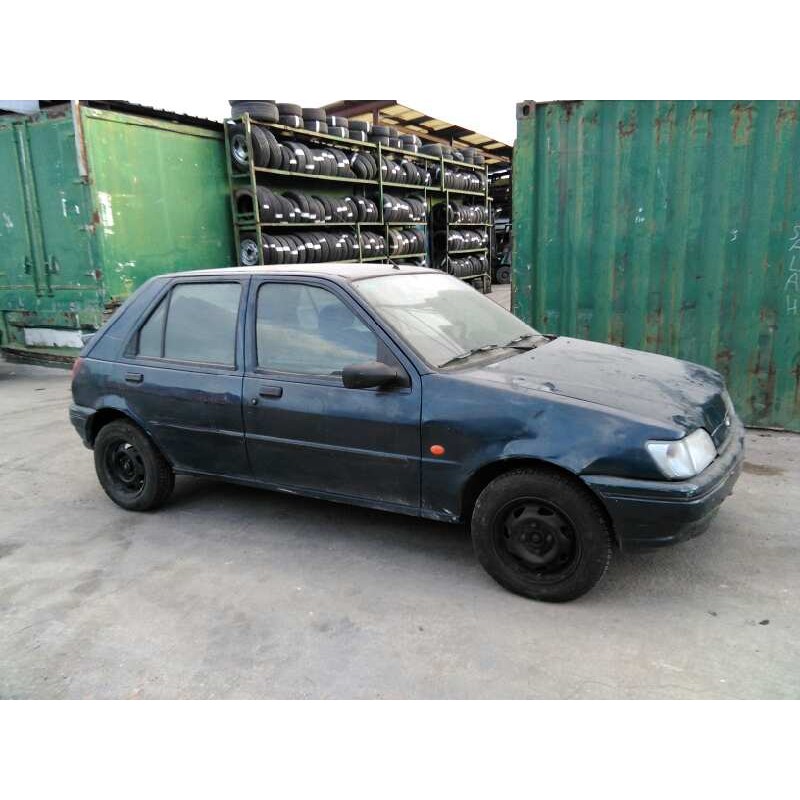 ford fiesta berlina del año 1996