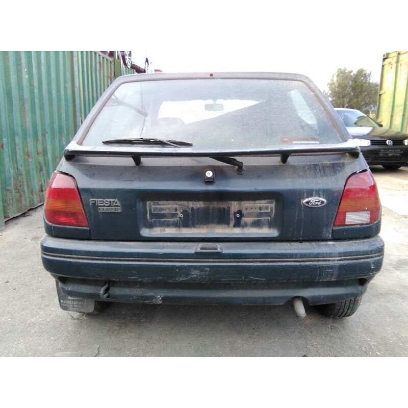 ford fiesta berlina del año 1996