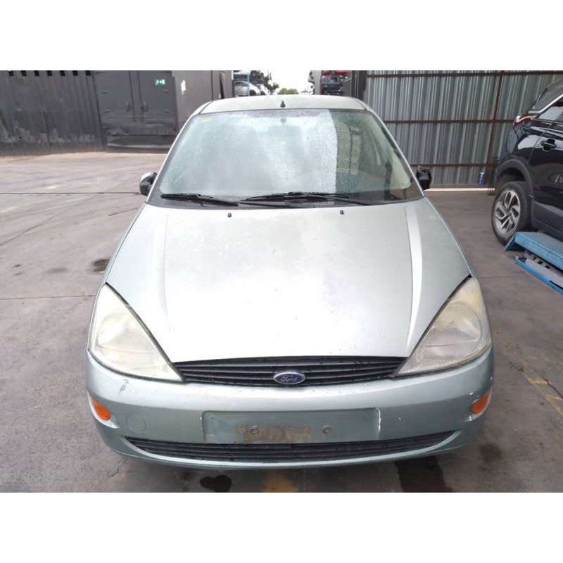 ford focus berlina (cak) del año 2001