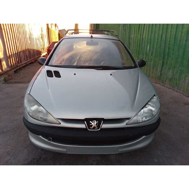peugeot 206 berlina del año 2002