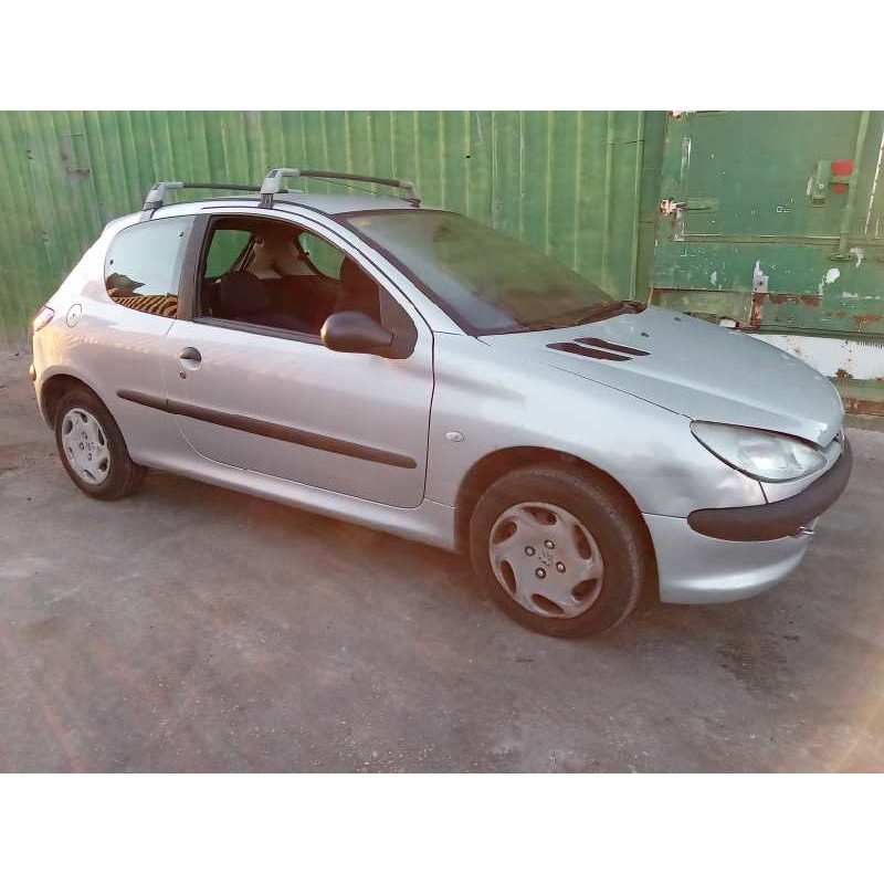 peugeot 206 berlina del año 2002