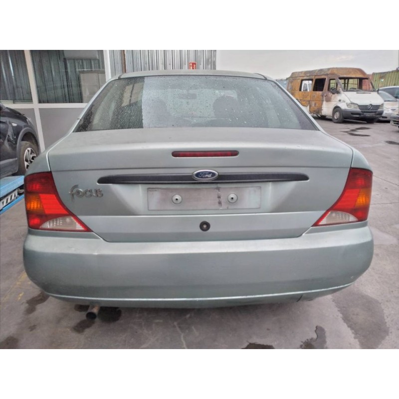 ford focus berlina (cak) del año 2001