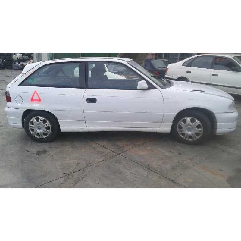 opel astra f berlina del año 1993