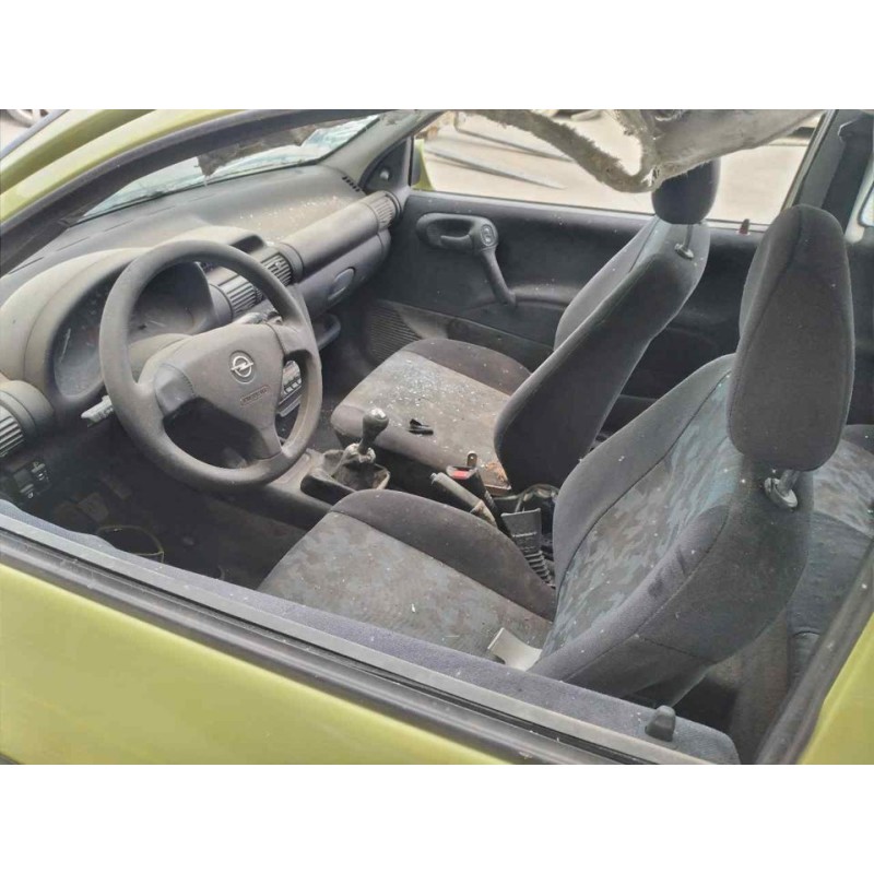 opel corsa b del año 2000