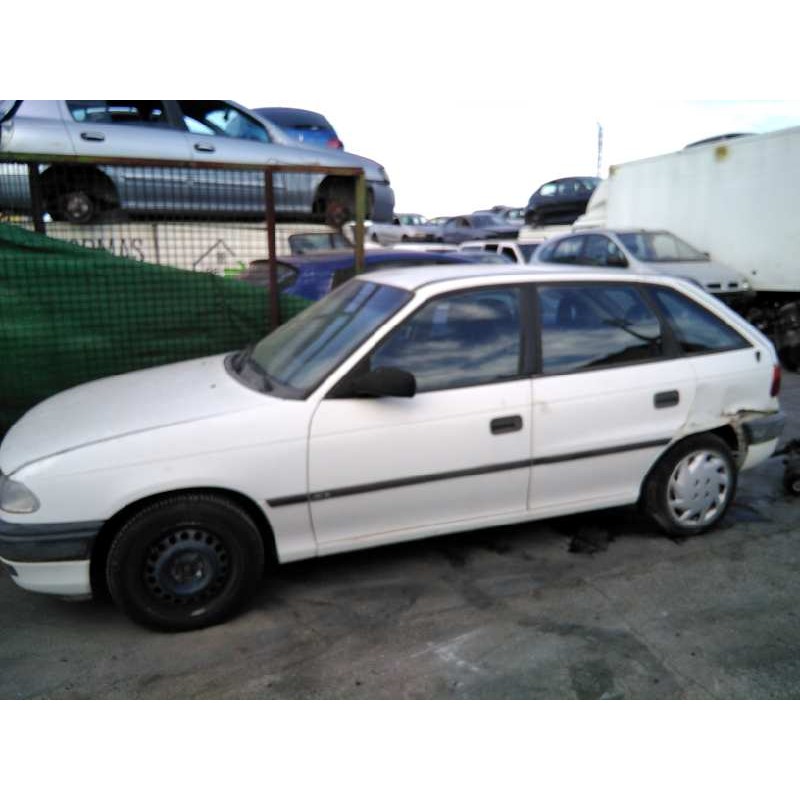 opel astra f berlina del año 1995