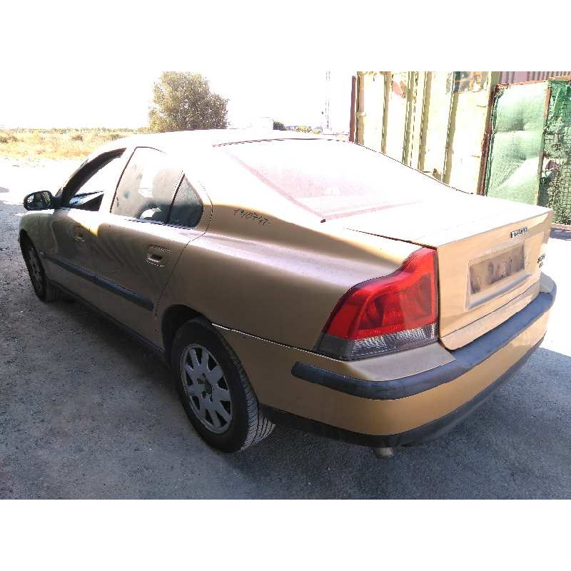 volvo s60 berlina del año 2001