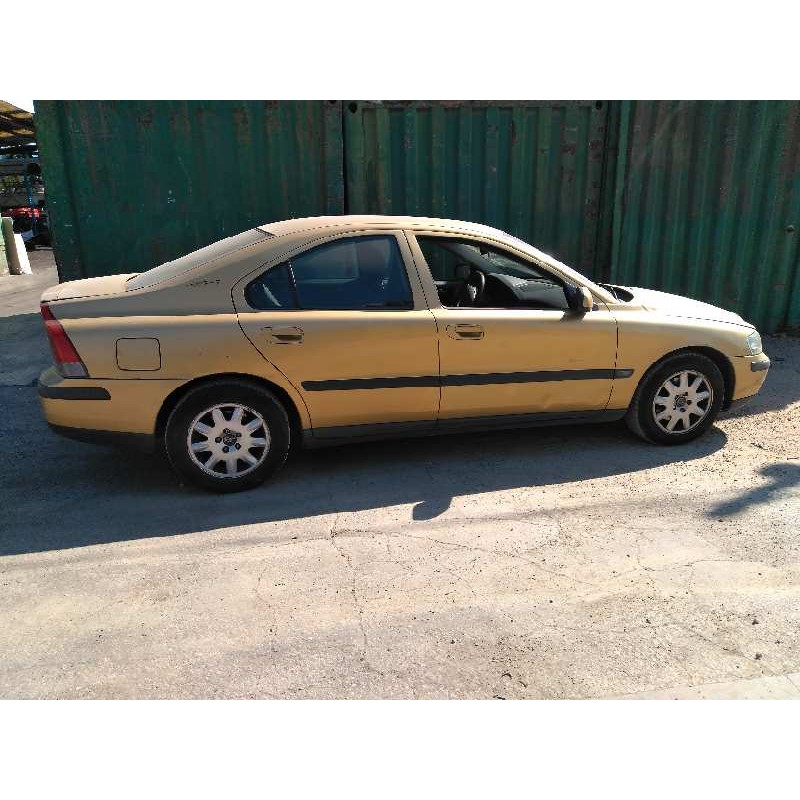volvo s60 berlina del año 2001