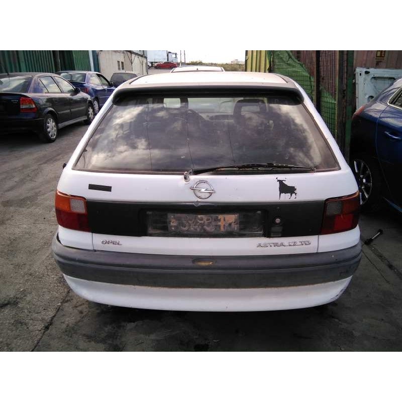 opel astra f berlina del año 1995