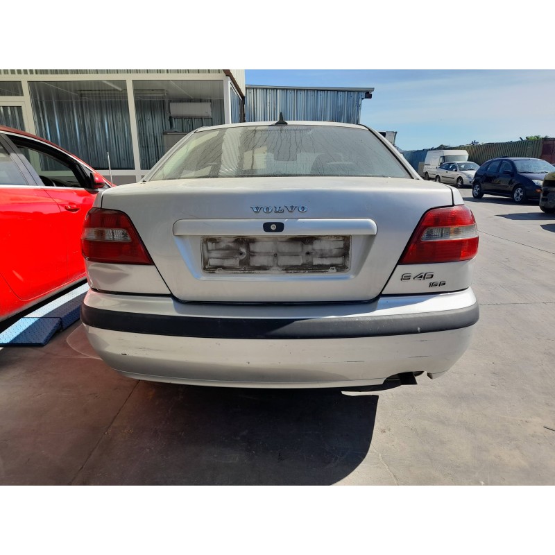 volvo s40 berlina del año 2002