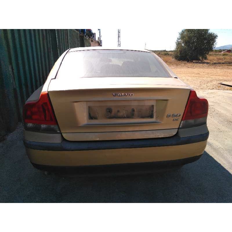 volvo s60 berlina del año 2001