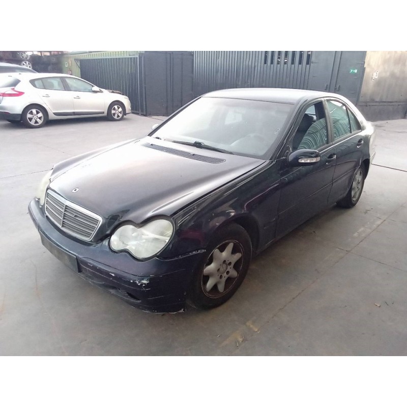mercedes-benz clase c (w203) berlina del año 2002