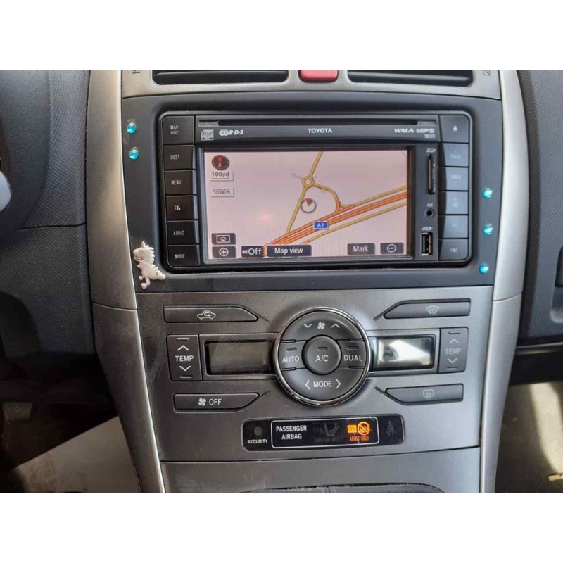 toyota auris del año 2010