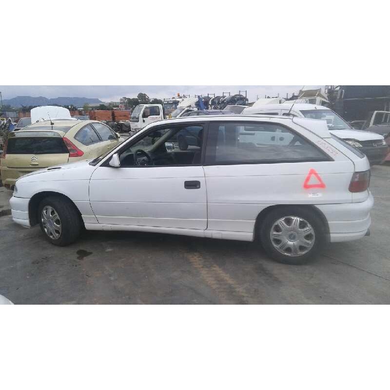 opel astra f berlina del año 1993