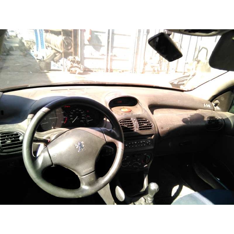 peugeot 206 berlina del año 2002