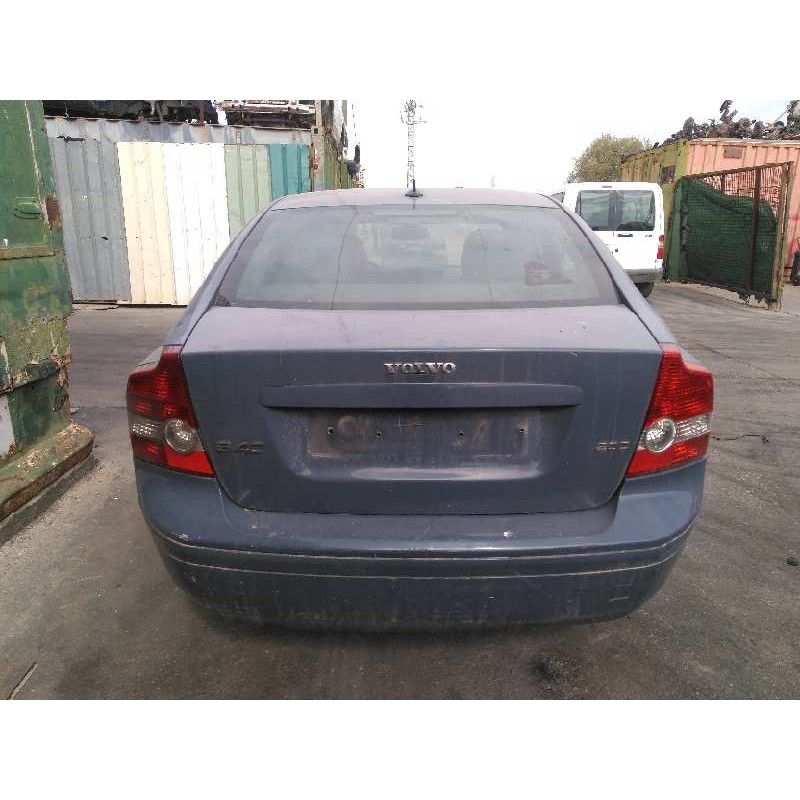 volvo s40 berlina del año 2004