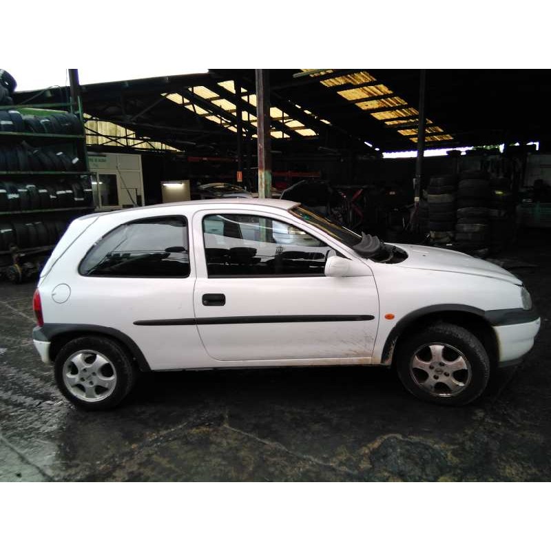 opel corsa b del año 2000