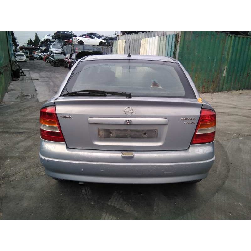 opel astra g berlina del año 2001