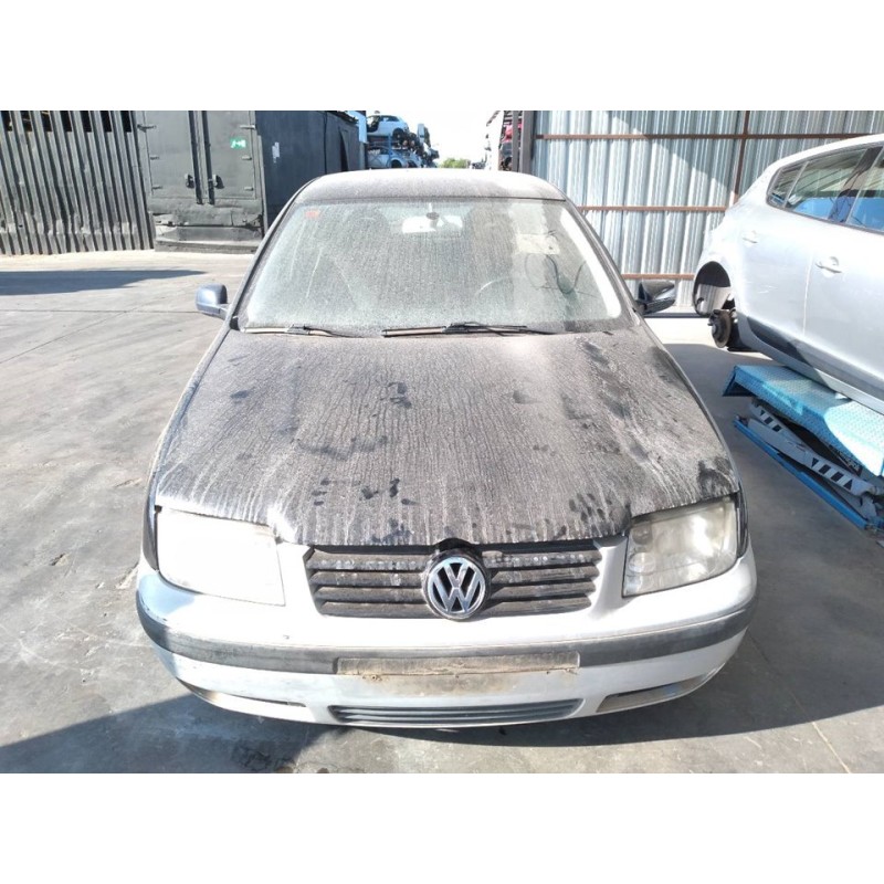 volkswagen bora berlina (1j2) del año 2000