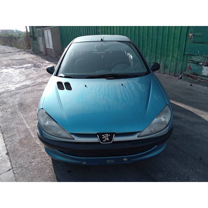 peugeot 206 berlina del año 2001